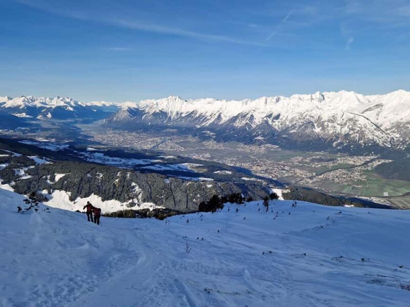 Innsbruck: Snowshoe Tours with Tyrolean Guide Transfer inkl. - Key Points