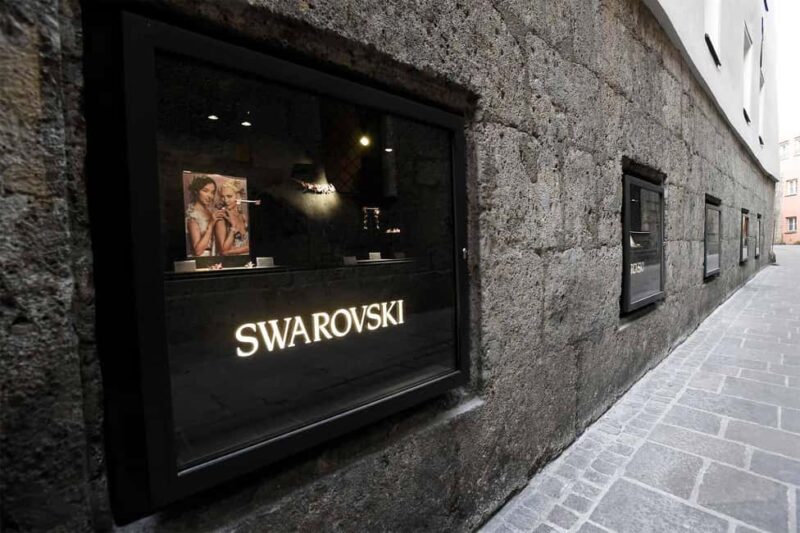 Innsbruck: Swarovski Exclusive Guided Tour with Drink & Gift - Enjoy a Complimentary Drink in an Elegant Setting