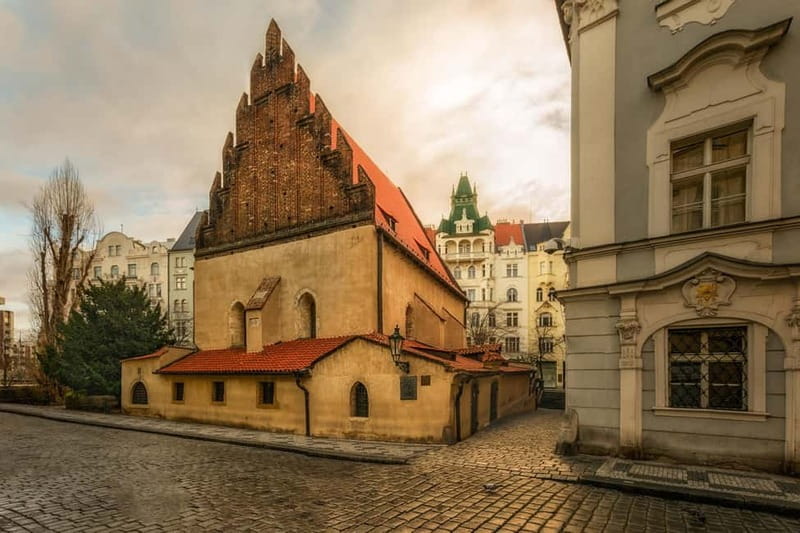 Inside Jewish Prague: A Journey Through Time - Exploring the Old Jewish Cemetery’s Mysterious Atmosphere