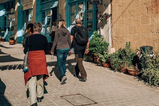 Inside the Buffer Zone of Nicosia - Personal Stories and Local Connections