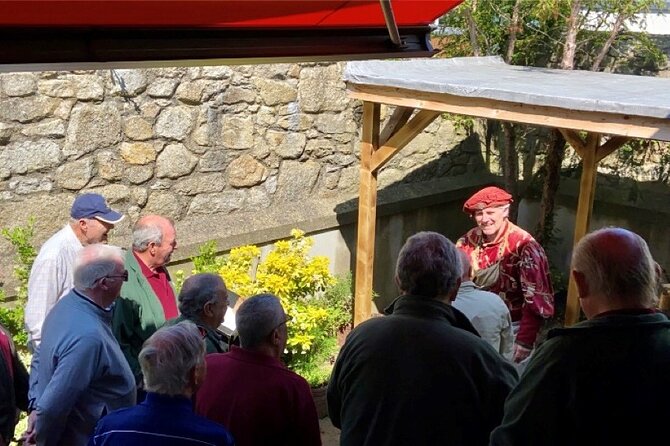 Interactive Living History in Dalkey Castle near Dublin City - The Role of Costumed Actors in Bringing History to Life