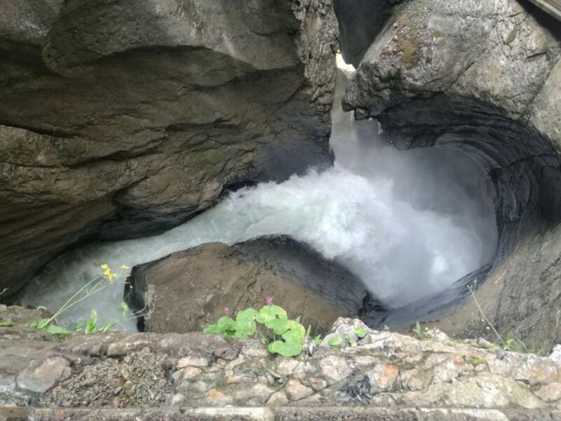 Interlaken: 72 Waterfalls Valley & Lauterbrunnen E-Bike Tour - Starting Point and Tour Logistics in Interlaken