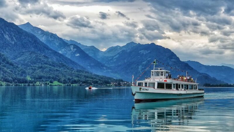 Interlaken: Capture the most Photogenic Spots with a Local - How the Guide Shares Personal Stories and Local Tips
