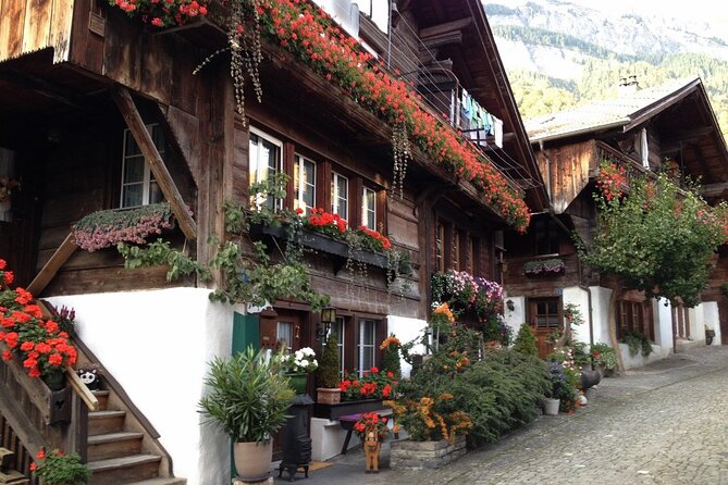Interlaken sightseeing: Lauterbrunnen, Brienz, Interlaken - Strolling Through Brienz Village and Its Handicraft Heritage