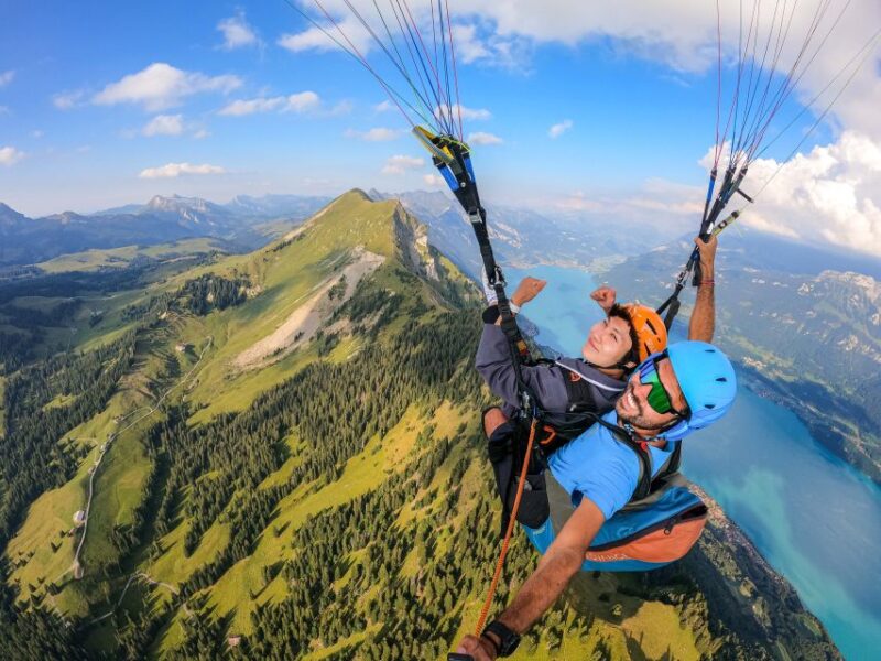 Interlaken: Tandem Paragliding Flight with Pilot - The Experience of Flying Over the Swiss Alps