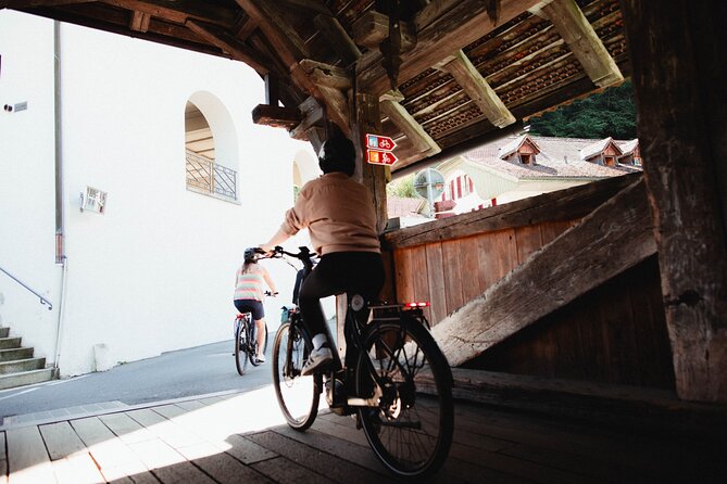 Interlaken to Lauterbrunnen E bike Tour Valley of 72 Waterfalls - Key Points