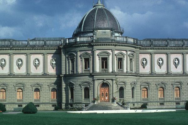 International & Panoramic Tours Geneva - Practical Details: Meeting, Duration, and Languages