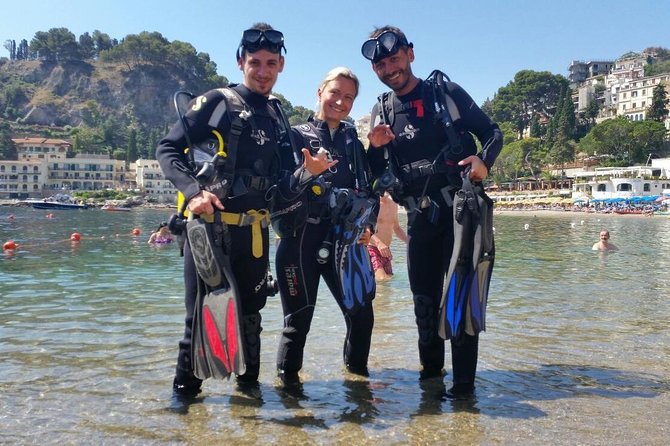 Introdive - Personalities of the Instructors and Guides