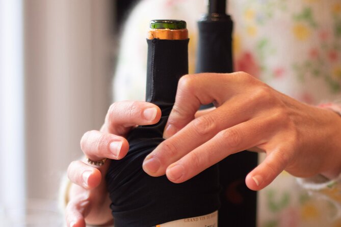 Introduction to Bordeaux wines paired with cheeses & charcuterie - Physical and Logistical Details: Easy Access and Group Size