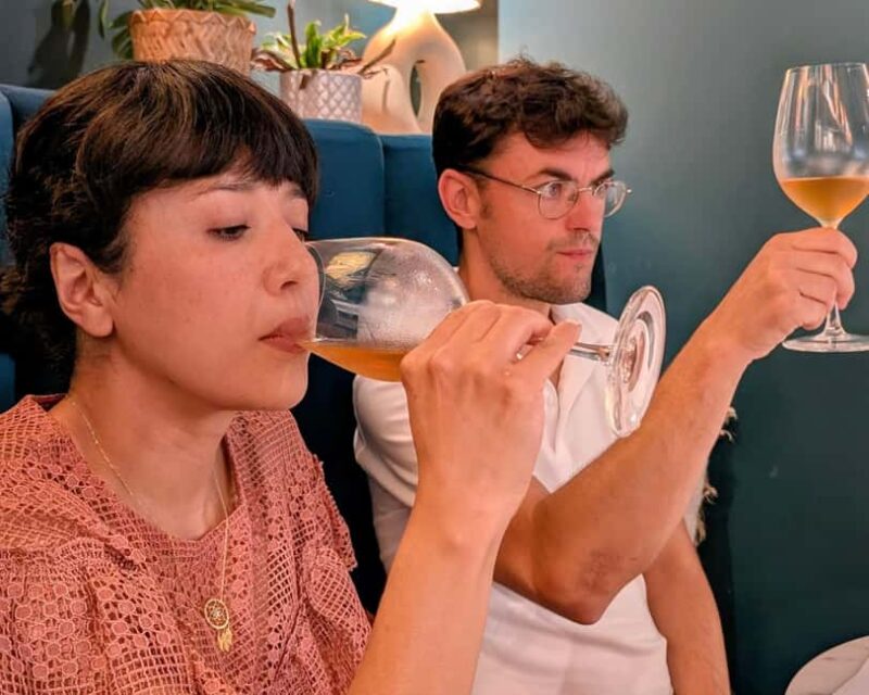 Introductory workshop on wine tasting and wine and canelé pairing - An Engaging, Scientific Approach to Wine Tasting in Bordeaux