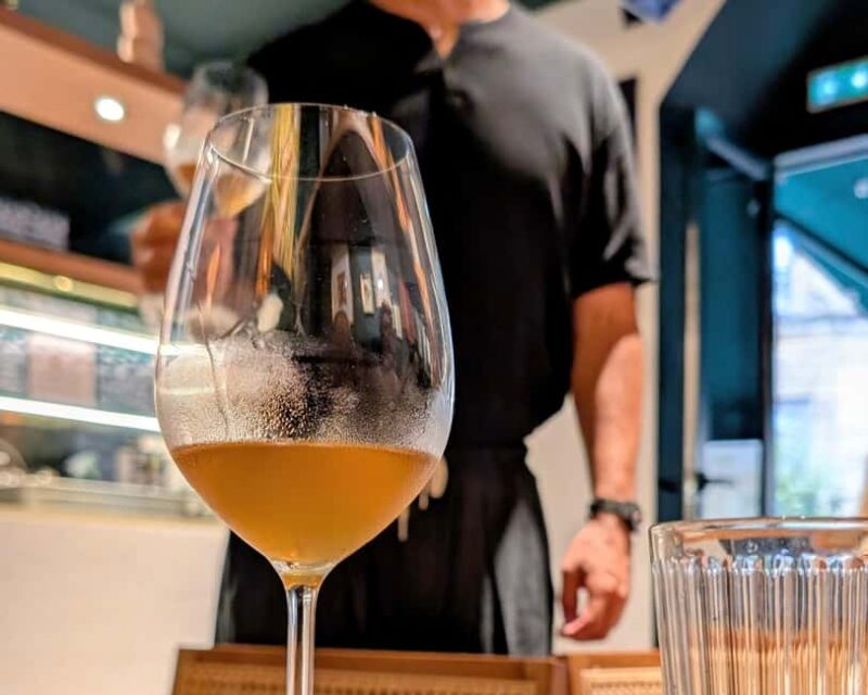 Introductory workshop on wine tasting and wine and canelé pairing - The Science Behind Wine Tasting: What a Doctor Explains