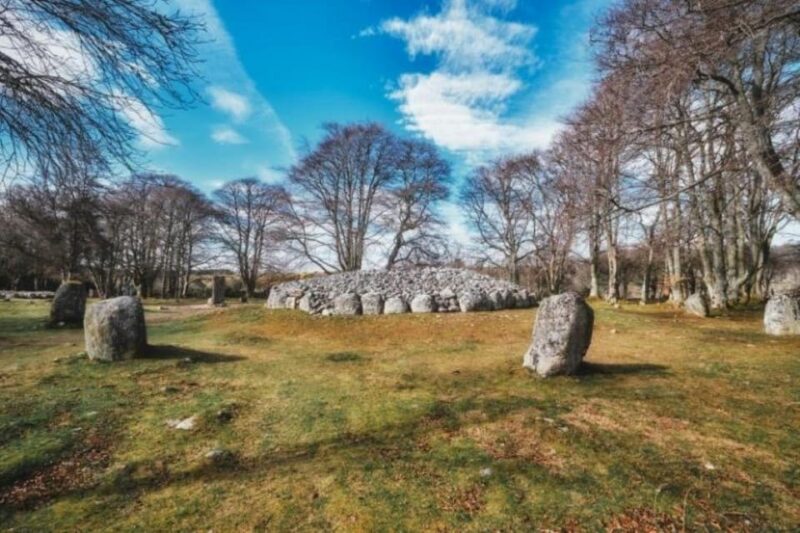 Inverness: Outlander Tour with Whisky Tasting - Exploring the Culloden Battlefield and Clava Cairns