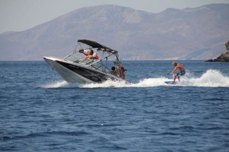 Ios Island: Speedboat Cruise from Mylopotas Beach - Secluded Beaches of Papas and Plakes