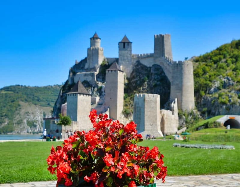 Iron Gate NP Tour with 2 viewpoints - Winter Edition - Exploring Golubac Fortress: A Medieval Marvel on the Danube