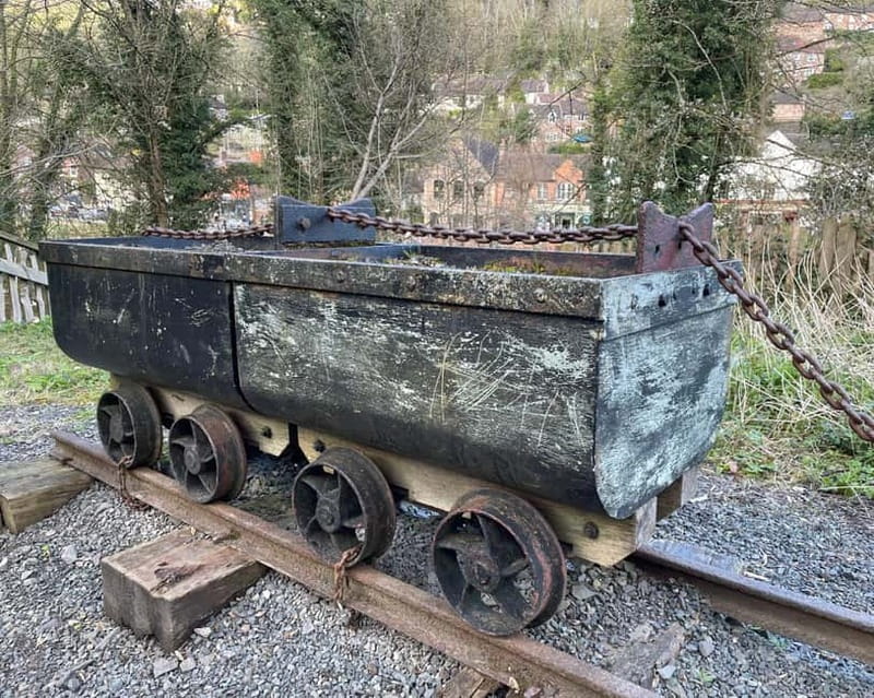 Ironbridge: Guided Walking Tour with Victorian Professor - Exploring Victorian Villas and Georgian Houses