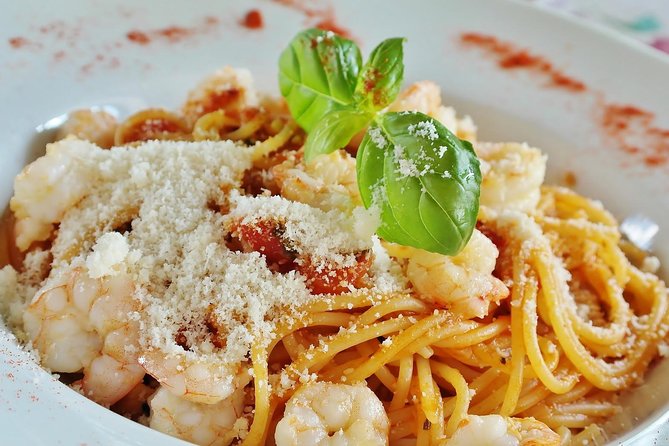 Ischia Food Tastings & Sightseeing: Private Day Trip from Naples Port - Exploring Ischia Porto: The Island’s Main Hub