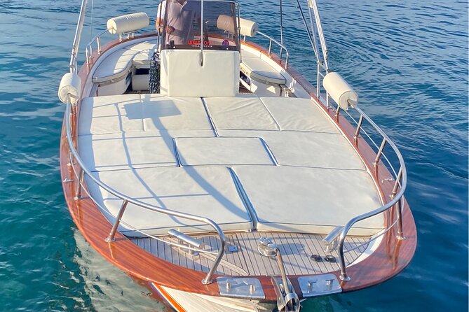 Ischia island private excursion on Gozzo Fratelli Aprea 7,5m - Cooling Off at Baia di San Montano