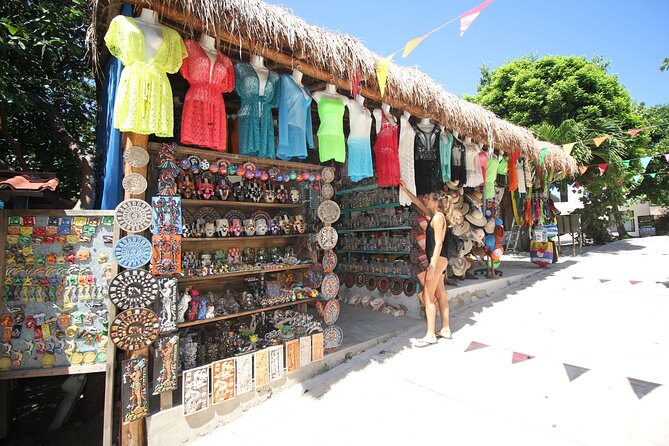 Isla Mujeres Catamaran tour with Open Bar, Lunch and Snorkeling - Comparing Expectations to Reviews