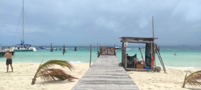 Isla Mujeres: Catamaran with Open Bar, Snorkeling and Lunch - Exploring Isla Mujeres at Playa Norte
