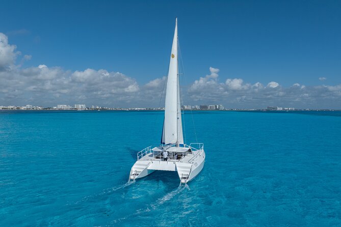 Isla Mujeres Day Tour with Catamaran, Snorkeling & Beach Club - Lunch and Drinks at Playa Club Isla Mujeres