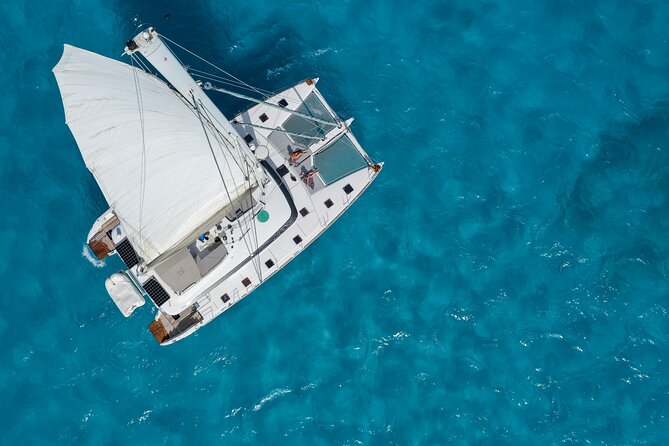 Isla Mujeres Platinum by Albatros Catamarans - Key Points