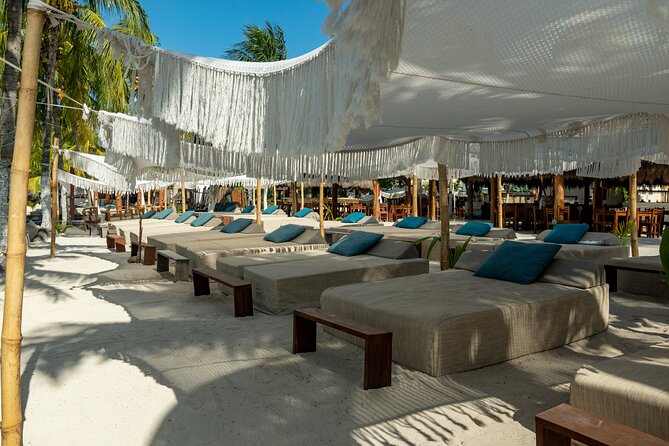 Isla Mujeres Platinum by Albatros Catamarans - The Atmosphere: Vibrant Music and Casual Elegance