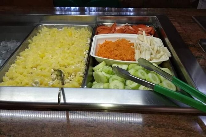 Isla Mujeres Premium Tour in Catamaran with Snorkel and Buffet - Group Dynamic and Overall Atmosphere