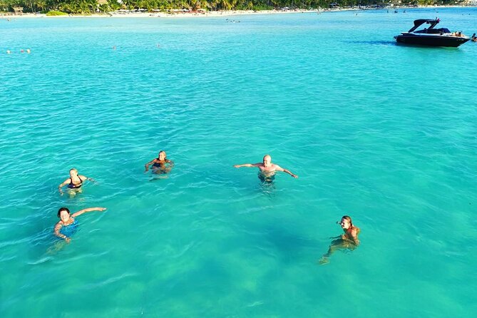 Isla Mujeres Premium Tour in Private Catamaran with Lunch - Relaxing Swim and Explore Playa Norte in Isla Mujeres