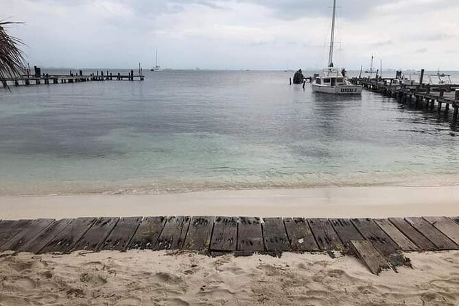 Isla Mujeres Premium Tour in Private Catamaran with Lunch - Lunch and Refreshments at Club Playa Mexico