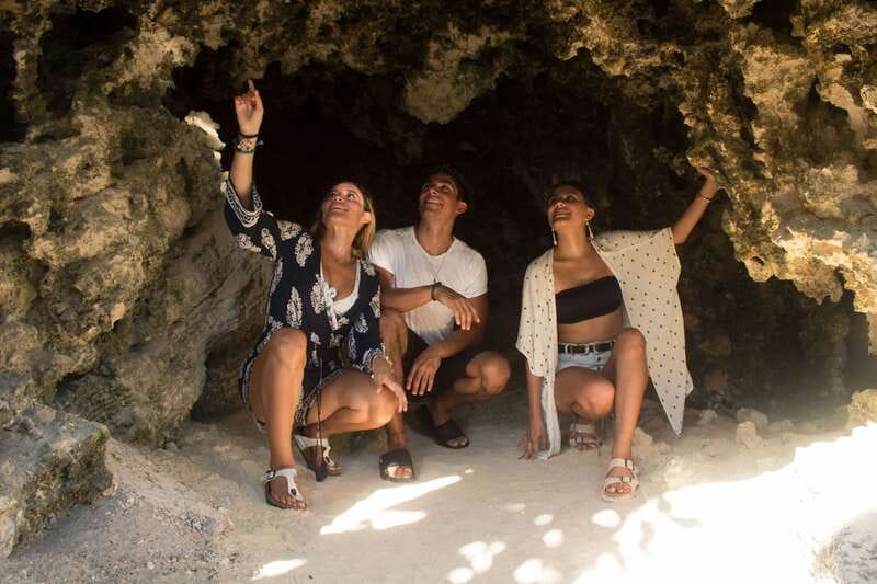 Isla Mujeres: Royal Garrafon VIP and Punta Sur admission - Relaxing in the Infinity Pool and Lounge Areas