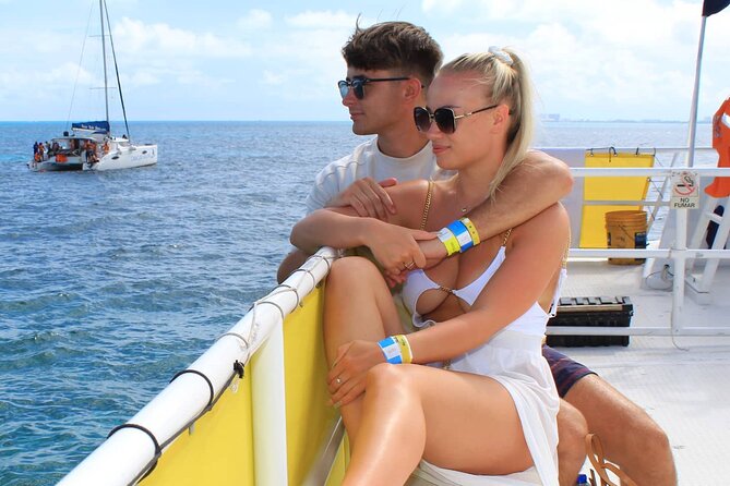 Isla Mujeres Sailing and Party Tour - Key Points