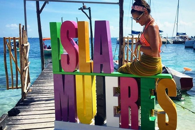 Isla Mujeres sailing tour in catamaran Open Bar& Lunch Included - Visiting Isla Mujeres and Exploring Its Streets