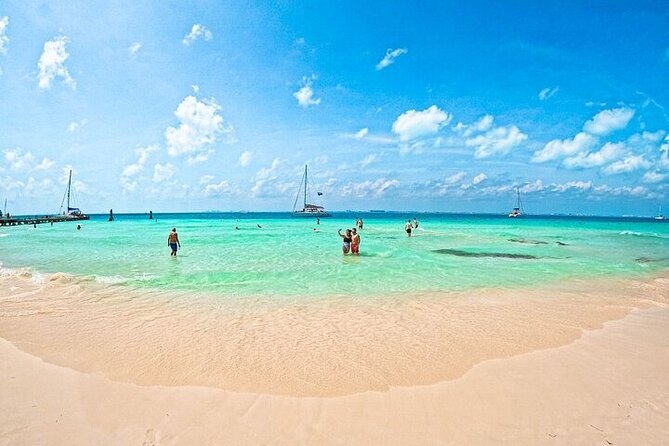 Isla Mujeres Tour with buffet, open bar and snorkeling Sunken Boat - Beach Club Experience in Isla Mujeres