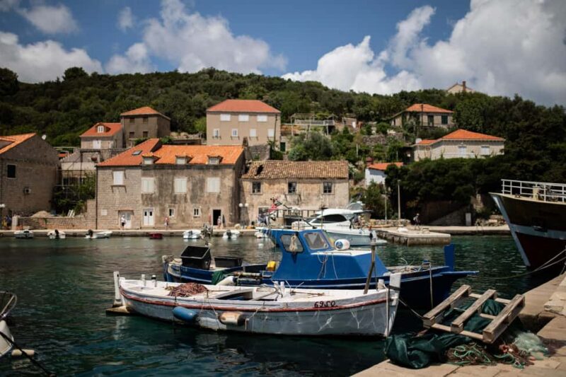 Island Hopping & City Walls Cruise with Food and Open Bar - Exploring the Elaphite Islands: Koločep, Ipan, and Lopud