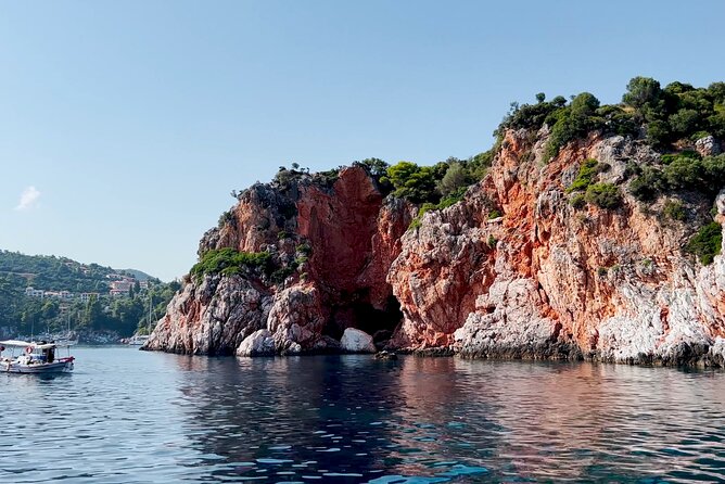 Island Hopping from Skiathos - Milia Beach: A Relaxing Stop Amid Pine Forests