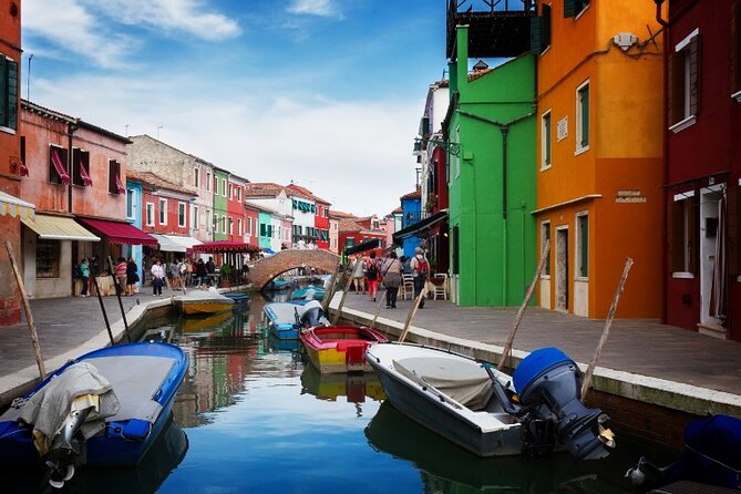 Island Hopping Tour: Mazzorbo, Burano and Murano - Crossing Ponte della Vigna and Discovering a Unique View of Burano