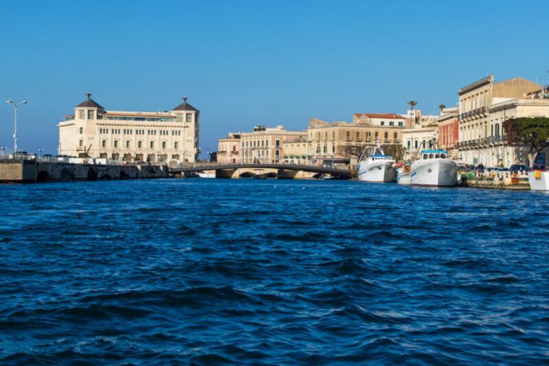 Island of Ortigia: Sunset Boat Tour with Aperitif - Discover the Sunset Boat Tour of Ortigia with Aperitif