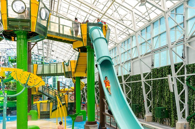 Island Waterpark at Showboat - The Wild Wave FlowRider: Surfing on Continuous Waves