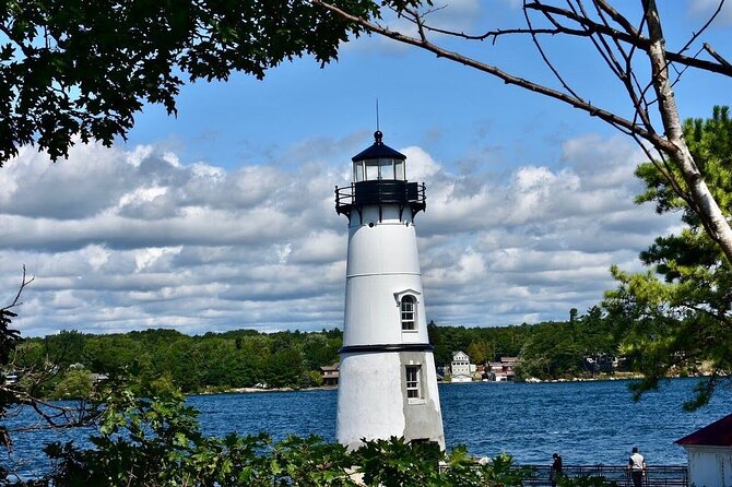 Islands, Lighthouses, and Castle Tour on the St. Lawrence River - Discover the Islands, Lighthouses, and Castle on the St. Lawrence River