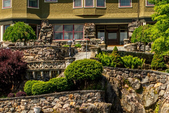 Islands, Lighthouses, and Castle Tour on the St. Lawrence River - Exploring Rock Island Lighthouse and Keepers Cottage