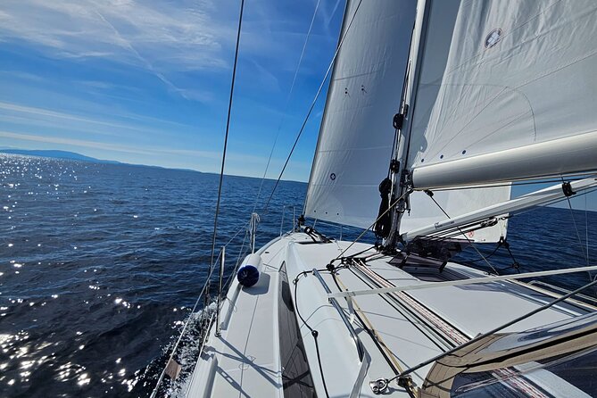 Islands Tour on Luxurious Jeanneau Sun Odyssey - Relaxing at Sunj Beach with Fine Sand and Clear Waters