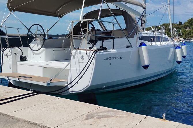 Islands Tour on Luxurious Jeanneau Sun Odyssey - Experiencing Local Life on Sipan Island