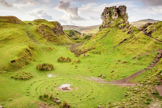 Isle of Skye, Loch Ness & Highlands: 3-Day Private Luxury Tour - Unique Stops and Historical Highlights Along the Route