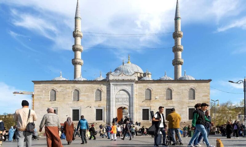 Istanbul: 2 Continents, 1 City: From Europe to Asia Tour - Bosphorus Ferry Ride with Stunning Views