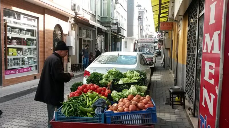 Istanbul 3-Hour Old City Tour by Bicycle - Insights from Reviews: Knowledgeable Guides and Safe Navigation
