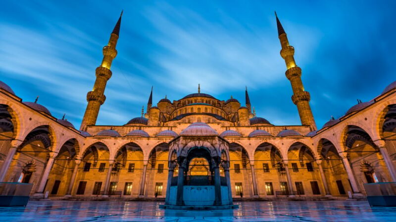 Istanbul: 4-Nights Hotel Accomodation w/Transfers and Tours - Half-Day Bosphorus Cruise and Spice Market Visit