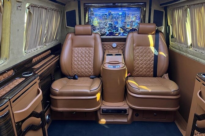 Istanbul Airport Private Luxury transfers - Personalized Service with Flight Schedule Monitoring