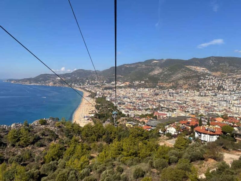 Istanbul: Alanya Day Trip with Flights, Lunch, and Dinner - Flies from Istanbul to Alanya for a One-Day Adventure