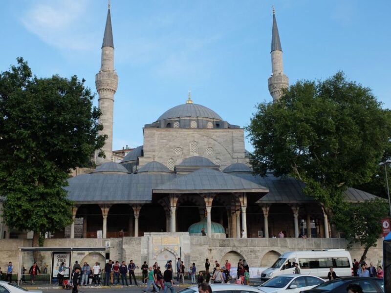 Istanbul: Asian Continent Highlights Walking Tour - Discover the Unique Charm of Istanbul’s Asian Side