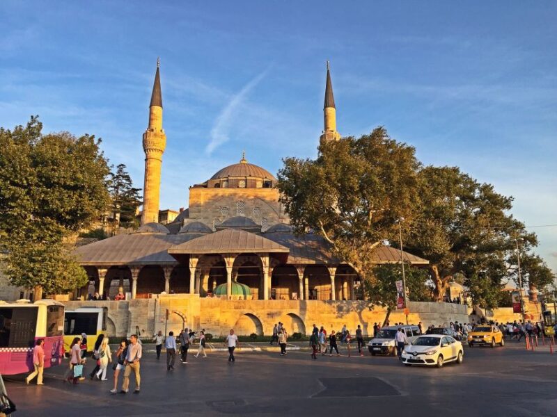 Istanbul: Asian Continent Highlights Walking Tour - Returning to the European Side: Transportation Options and Pacing